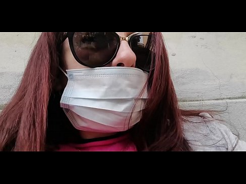 ❤️ Ніколетта мститься своєму сусіду і пісяє в його гаражі (Спеціальний італійський карантин Covid19) ❤️❌ Російське порно у нас